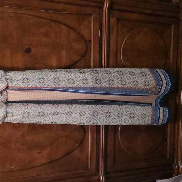 Ana sleeveless, boho, pull on, V neckline, free flowing w/lining - Picture 7 of 9